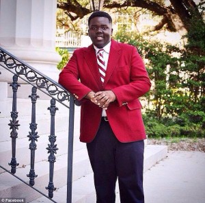 Justin Franks Runs a Food Pantry at his Dorm at Alabama  A&M University, to Help Classmates in Need